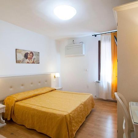 Albergo Ai Tolentini البندقية المظهر الخارجي الصورة
