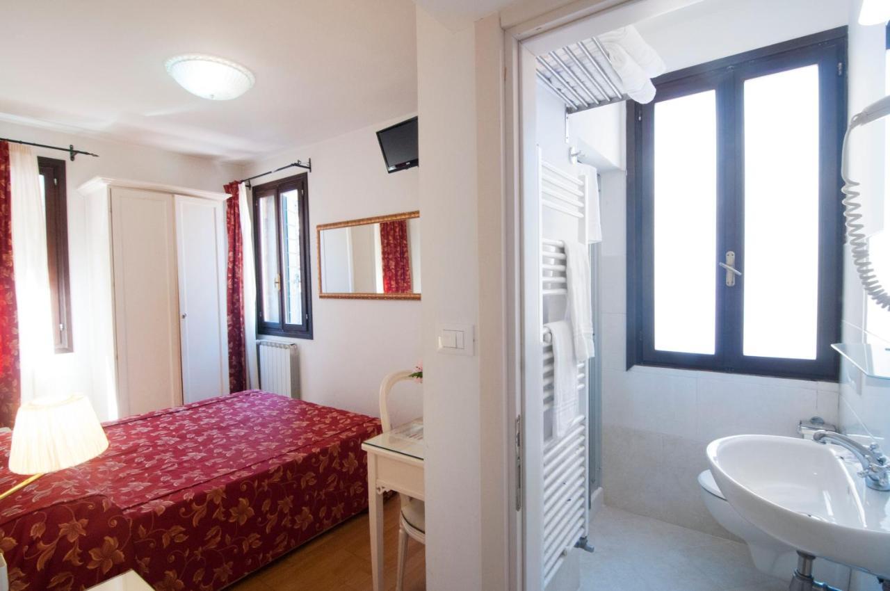 Albergo Ai Tolentini البندقية المظهر الخارجي الصورة